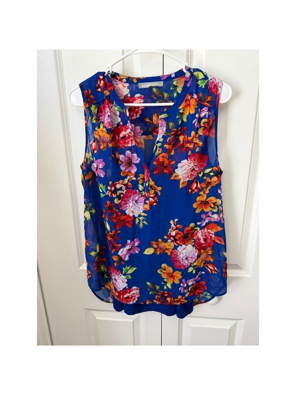 danielrainn Blue Floral Sleeveless Blouse M